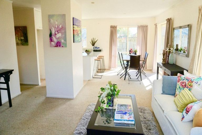Photo of property in 23 Robin Brooke Drive, Flat Bush, Auckland, 2019