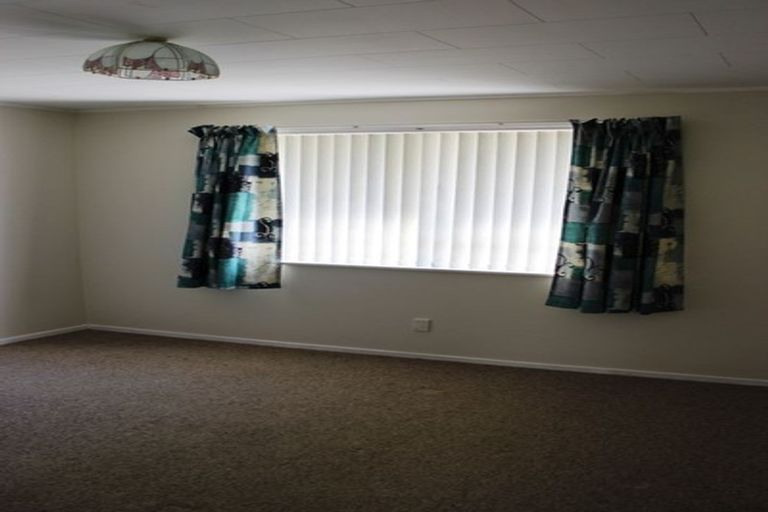Photo of property in 42 Mack Place, Red Hill, Papakura, 2110