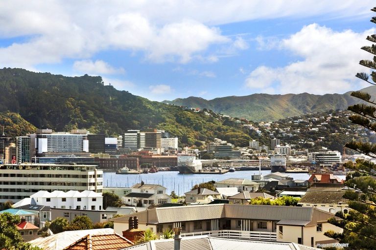 Photo of property in 20/4 Claremont Grove, Mount Victoria, Wellington, 6011