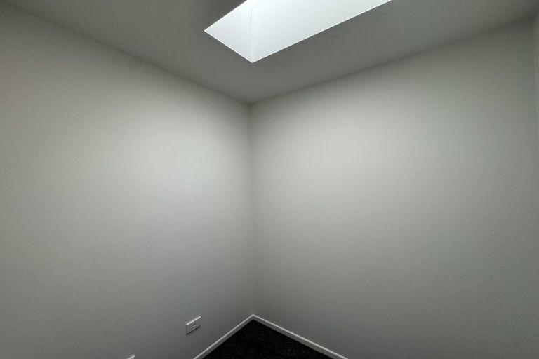 Photo of property in 2/17 Barneys Farm Road, Clendon Park, Auckland, 2103