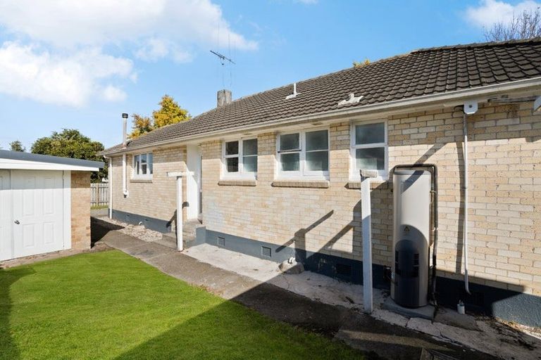 Photo of property in 2 Kenney Crescent, Fairfield, Hamilton, 3214