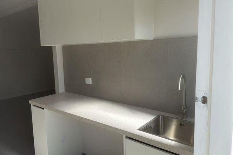 Photo of property in 21 Mayfair Crescent, Mairangi Bay, Auckland, 0630