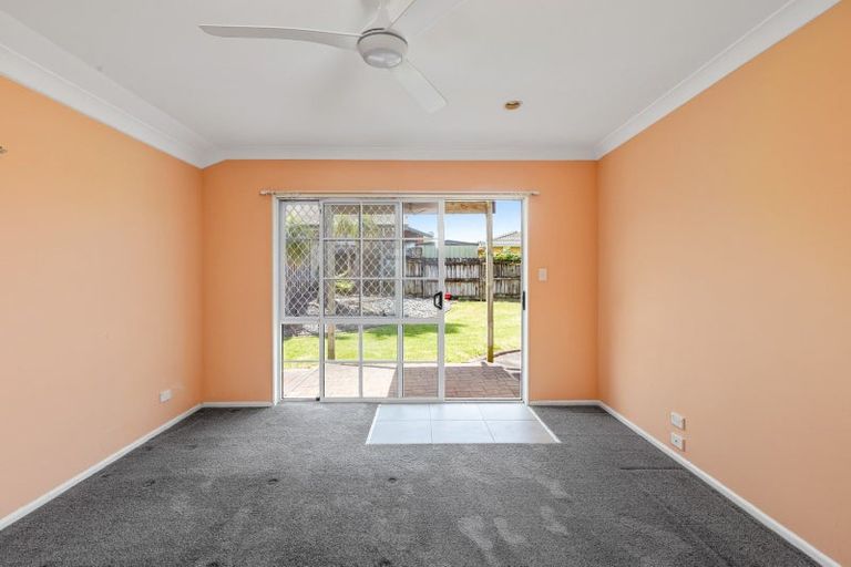 Photo of property in 75 Kath Hopper Drive, Orewa, 0931