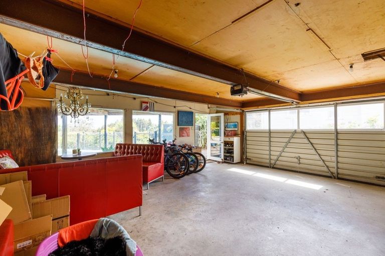 Photo of property in 15 Rawhiti Street, Vogeltown, New Plymouth, 4310