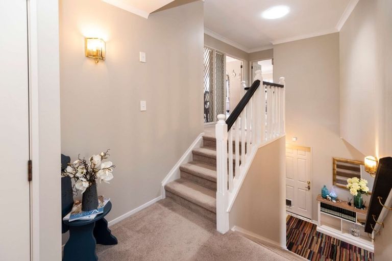 Photo of property in 2 Kaniere Place, Half Moon Bay, Auckland, 2012