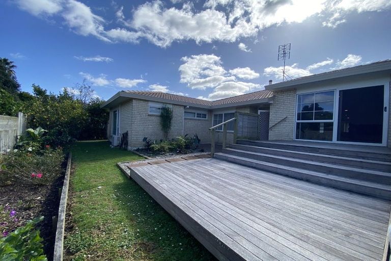 Photo of property in 18 Waru Nui Court, Orewa, 0931