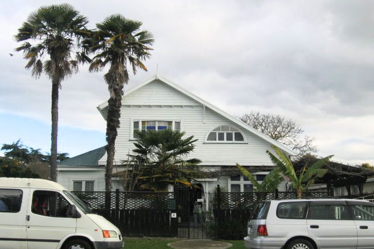 Photo of property in 612 Avenue Road West, Saint Leonards, Hastings, 4120