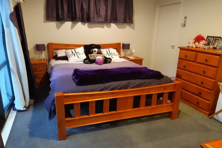 Photo of property in 296 Forest Hill Road, Waiatarua, Auckland, 0612