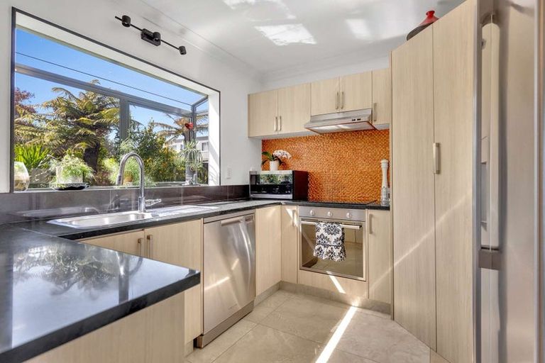 Photo of property in 1 Stonebridge Park Drive, Holdens Bay, Rotorua, 3010