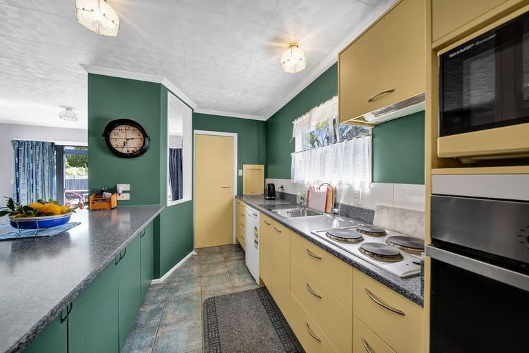 Photo of property in 15 Disraeli Street, Hawera, 4610