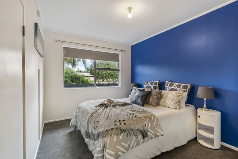 Photo of property in 1/32 Manuka Road, Glenfield, Auckland, 0629