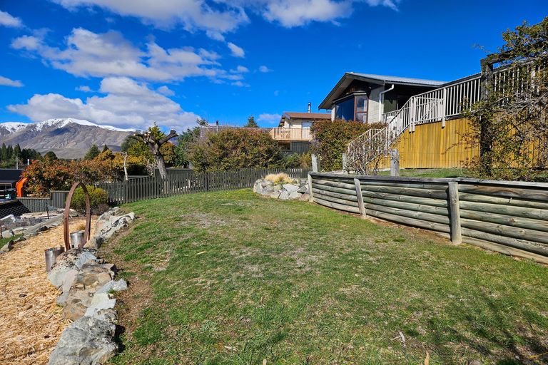 Photo of property in 5 Murray Place, Lake Tekapo, 7999