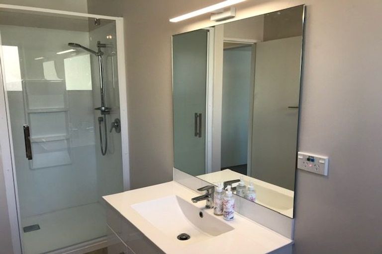 Photo of property in 1/41 Parkvale Road, Karori, Wellington, 6012