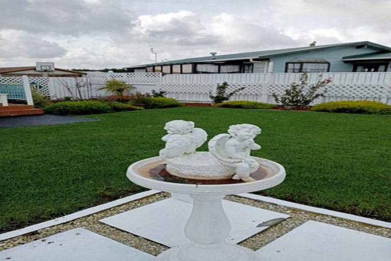 Photo of property in 11 Iredale Road, Hawera, 4610