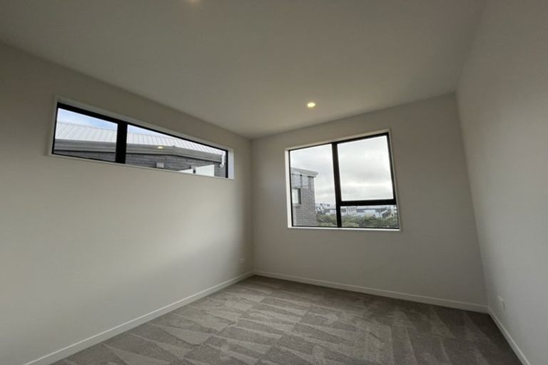 Photo of property in 11 Puihi Crescent, Massey, 0614