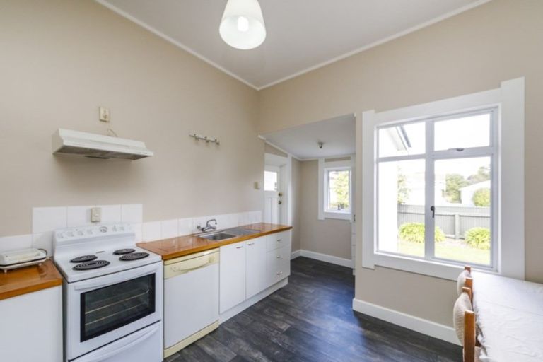 Photo of property in 1 Ngaio Street, West End, Palmerston North, 4412