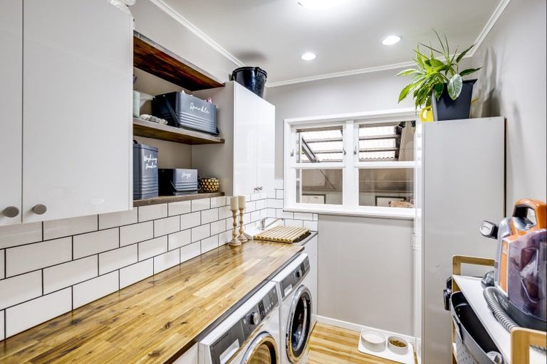 Photo of property in 10 Hastie Place, Onekawa, Napier, 4110