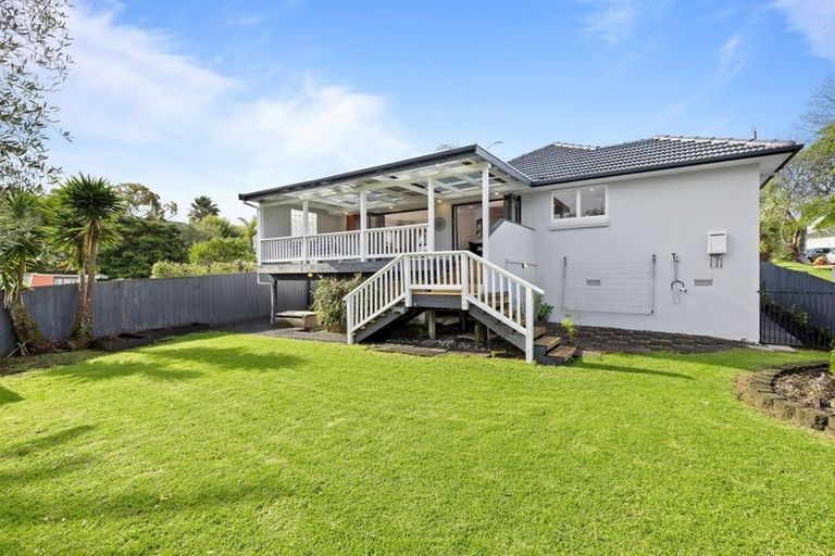 Photo of property in 68 Paragon Avenue, Beach Haven, Auckland, 0626