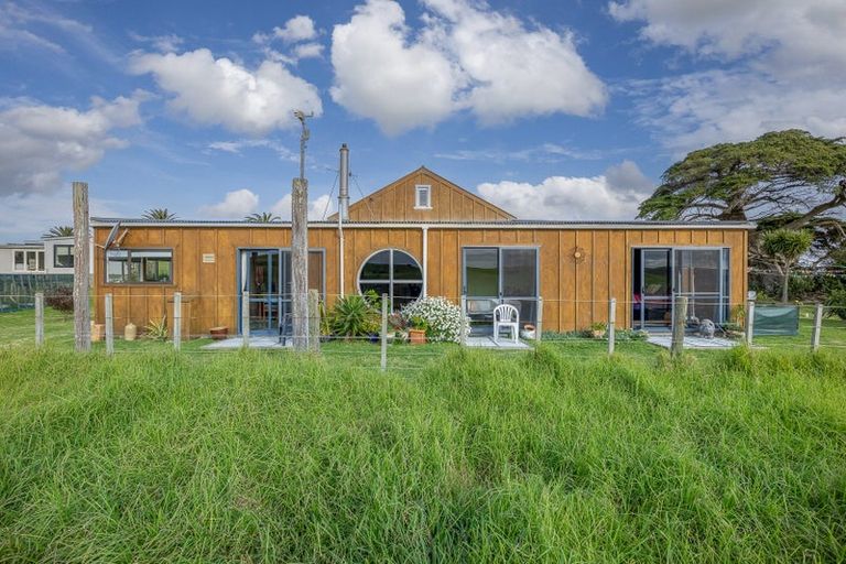 Photo of property in 11 Alcemene Lane, Baylys Beach, Dargaville, 0377