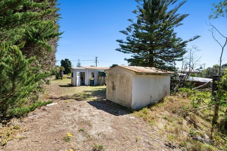 Photo of property in 98 Park Avenue, Waitarere Beach, Levin, 5510