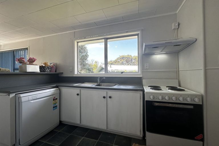 Photo of property in 6 Classic Grove, Bayview, Auckland, 0629