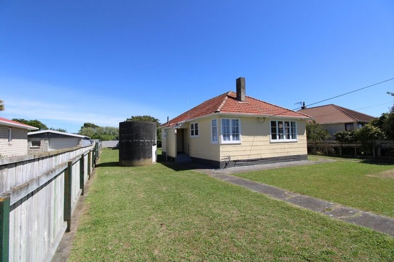 Photo of property in 34 Norbiton Road, Foxton, 4814