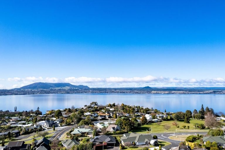 Photo of property in 32 Mapara Road, Acacia Bay, Taupo, 3385