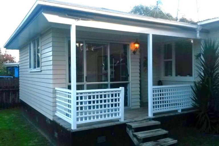 Photo of property in 42 Cobham Crescent, Kelston, Auckland, 0602