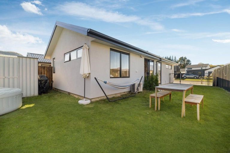 Photo of property in 33 Headley Drive, Lower Shotover, Queenstown, 9304