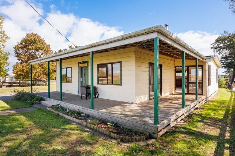 Photo of property in 1419 Kimbolton Road, Cheltenham, Feilding, 4777