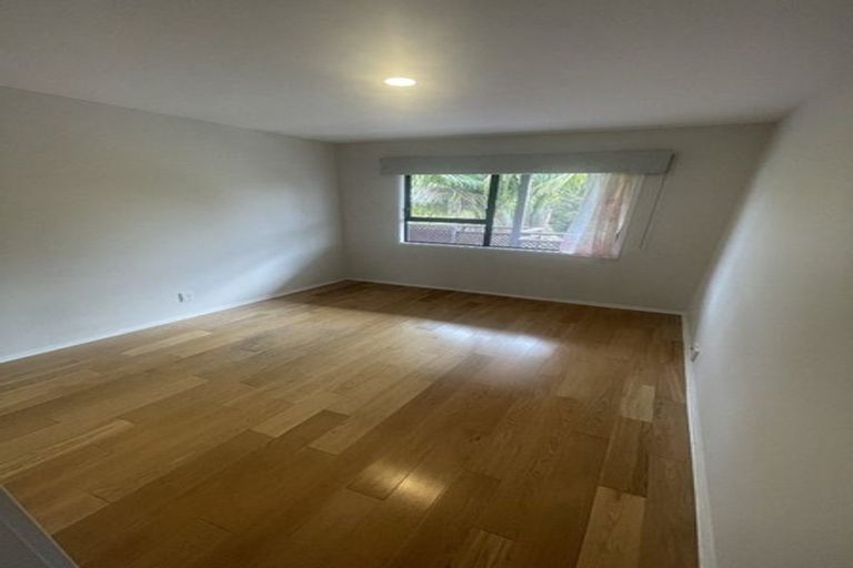 Photo of property in 4 Coubray Place, Botany Downs, Auckland, 2010