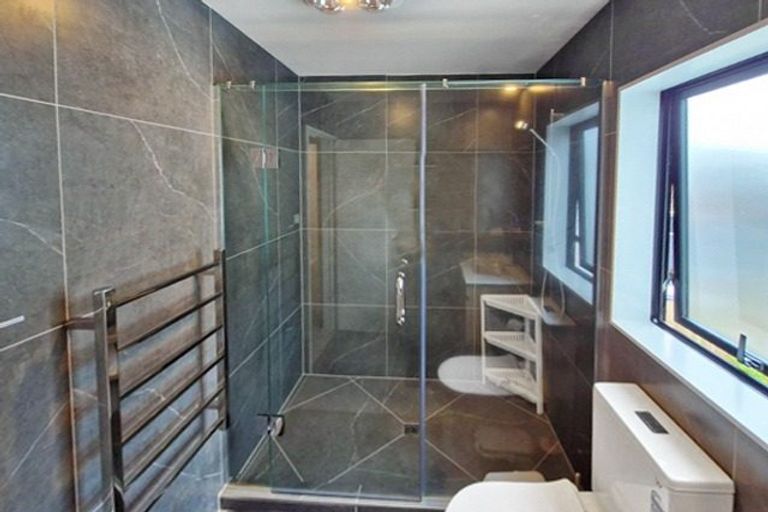 Photo of property in 37c Tabitha Crescent, Henderson, Auckland, 0612