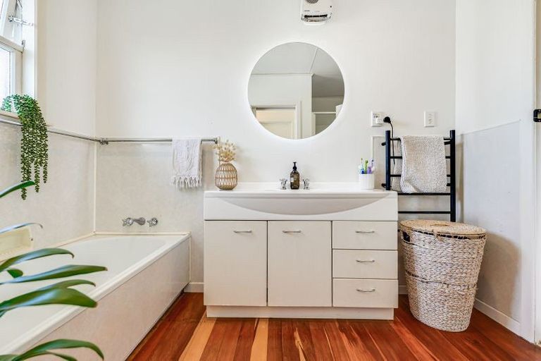 Photo of property in 2 Katherine Place, Melville, Hamilton, 3206