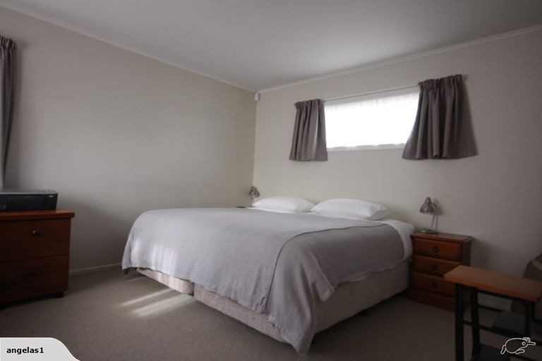 Photo of property in 44 Amberley Avenue, Te Atatu South, Auckland, 0610