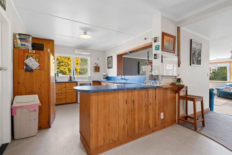 Photo of property in 120 Waihakeke Road, Waihakeke, Carterton, 5792