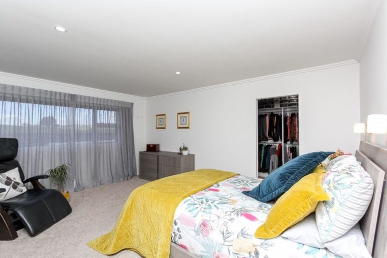 Photo of property in 18 Wentworth Lane, Waiwhakaiho, New Plymouth, 4312