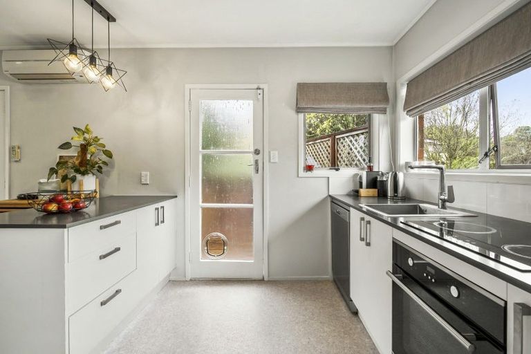 Photo of property in 2/110 Monarch Avenue, Hillcrest, Auckland, 0627