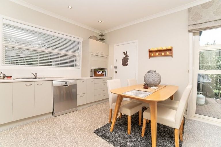 Photo of property in 55 Bowen Street, Cambridge, 3434