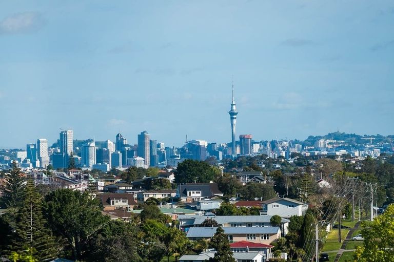 Photo of property in 16 Glendhu Road, Bayview, Auckland, 0629