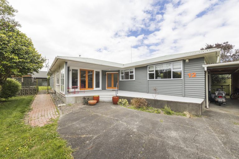 Photo of property in 12 Parata Street, Hokowhitu, Palmerston North, 4410