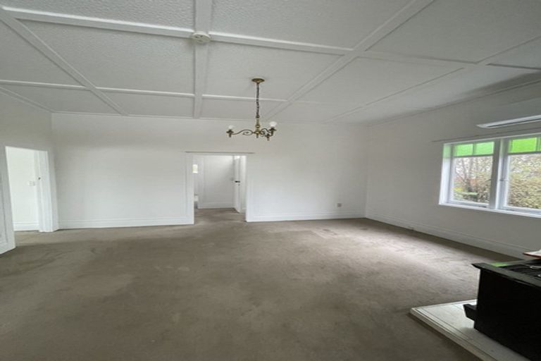 Photo of property in 11 Roberton Road, Avondale, Auckland, 1026