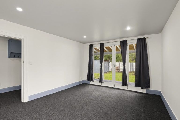 Photo of property in 3 Queen Street, Coalgate, 7673