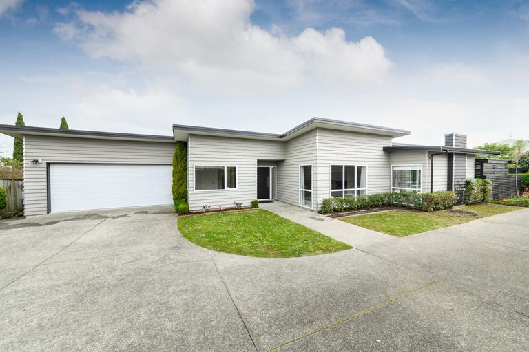 Photo of property in 67a Parnell Heights Drive, Kelvin Grove, Palmerston North, 4414