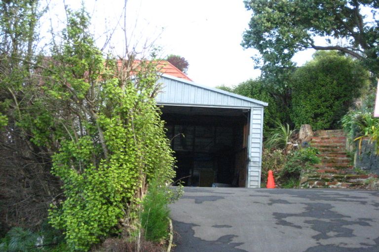 Photo of property in 17 Adderley Terrace, Ravensbourne, Dunedin, 9022