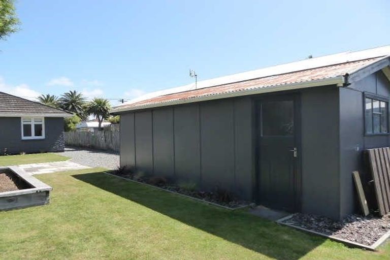 Photo of property in 341 Estuary Road, South New Brighton, Christchurch, 8062