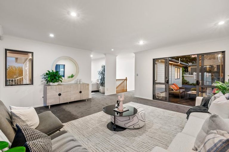 Photo of property in 78 San Valentino Drive, Henderson, Auckland, 0612