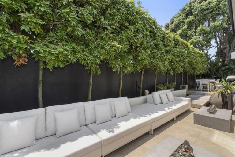 Photo of property in 8 Sylvan Park Avenue, Milford, Auckland, 0620