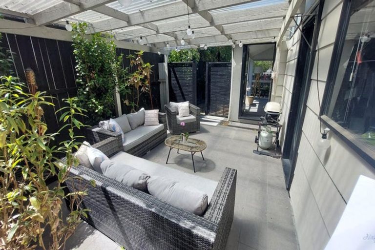 Photo of property in 1/25 Yellowstone Crescent, Burwood, Christchurch, 8083