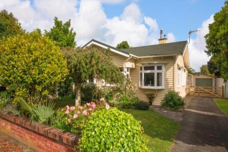 Photo of property in 45 Saint Johns Avenue, Palmerston North, 4414