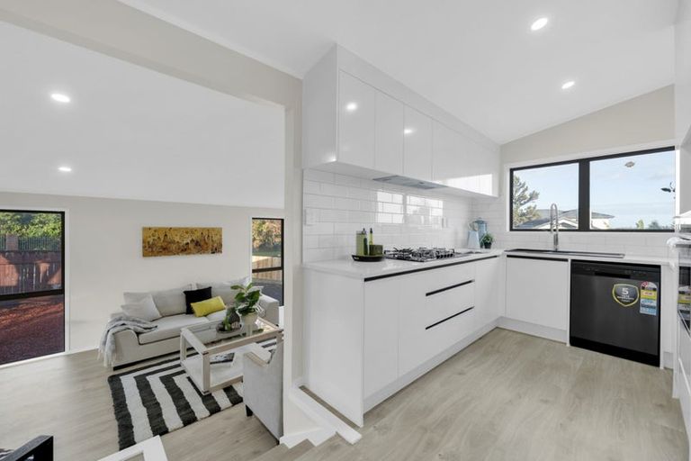 Photo of property in 200 Mahia Road, Weymouth, Auckland, 2103